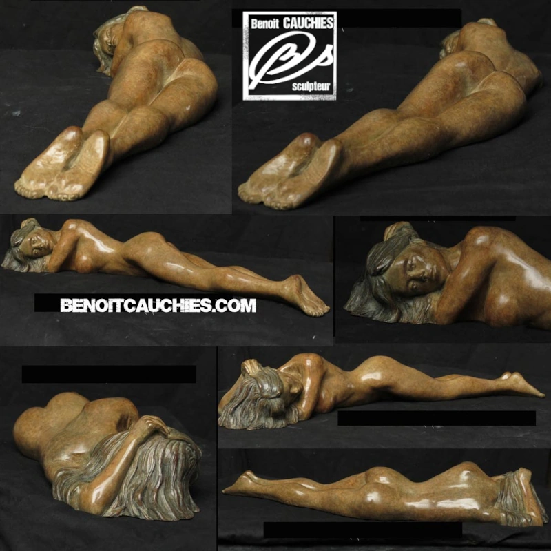 plusieurs vues sculpture bronze femme allongée . sculptée par Benoit Cauchies