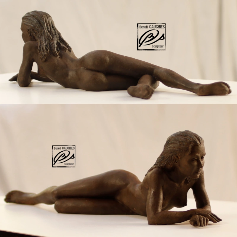 sculpture Femme allongée -terre originale- sculptée par Benoit Cauchies