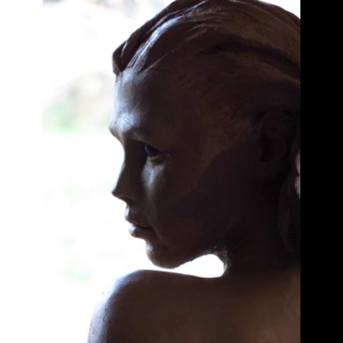 profil :buste femme -terre original- sculpté par benoit cauchies
